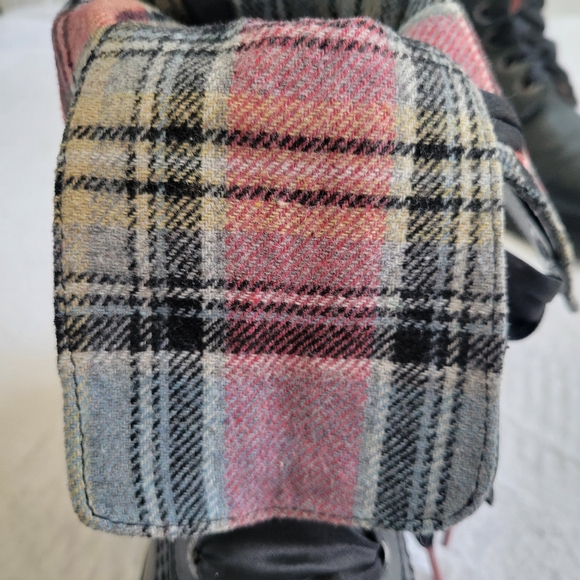 Dr. Martens Triumph Dark Green Combat Foldover Boots with Ribbon Laces Size 8 - Picture 7 of 14